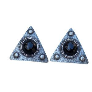 Vintage Triangle Clip-On Earrings With Black Stone & Hammered Silver-Tone Finish